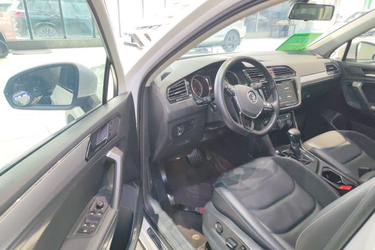 Used Volkswagen Tiguan L 2021 330TSI Automatic Two-Wheel Drive Smart Edition
