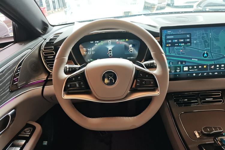 Used BYD Han 2025 EV Intelligent Driving Edition 701KM LiDAR Flagship Model
