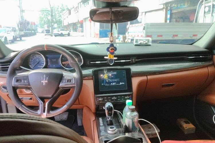 Used Maserati President 2017 3.0T Standard Model Center Console