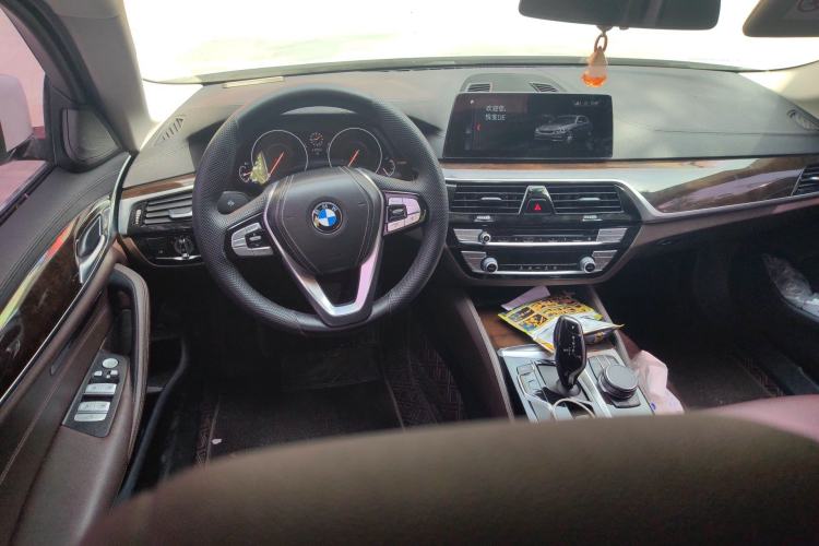 Used BMW 5 Series 2019 Facelifted 525Li Luxury Package
