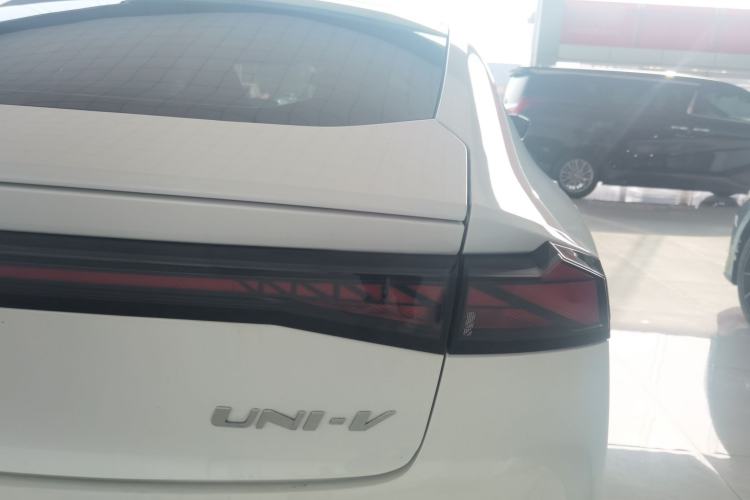 Used CHANGAN UNI-V 2023 1.5T Premium Model
