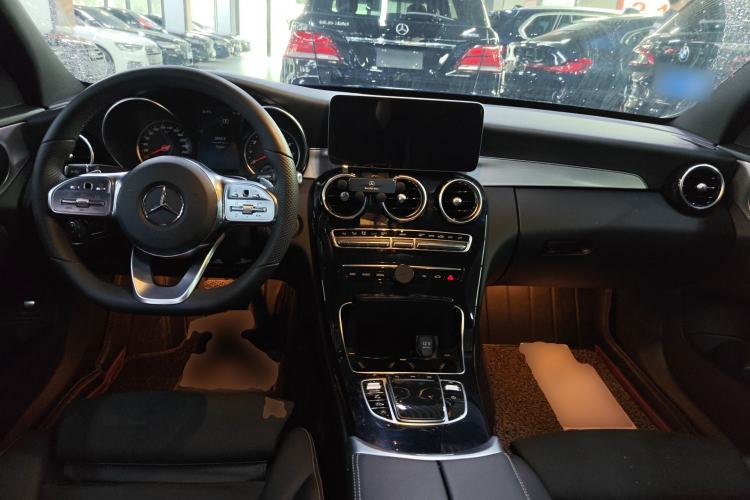 Used Mercedes-Benz C-Class 2019 C 260 Sport Edition Center Console