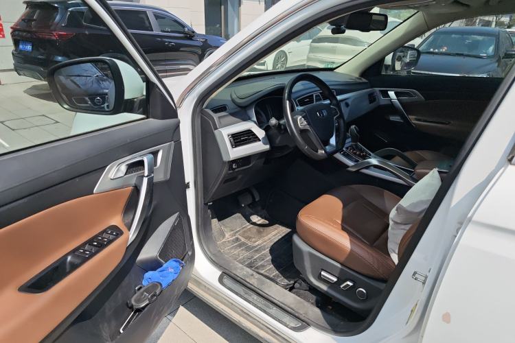 Used Geely Auto Emgrand X7 Sport 2016 1.8TD Automatic ZhiZun Version
