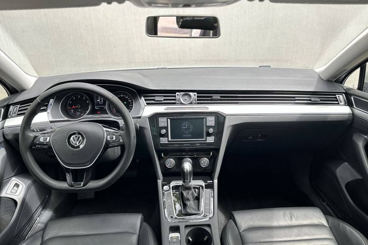 Used Volkswagen Magotan 2019 330TSI DSG Leading Model China VI Standard