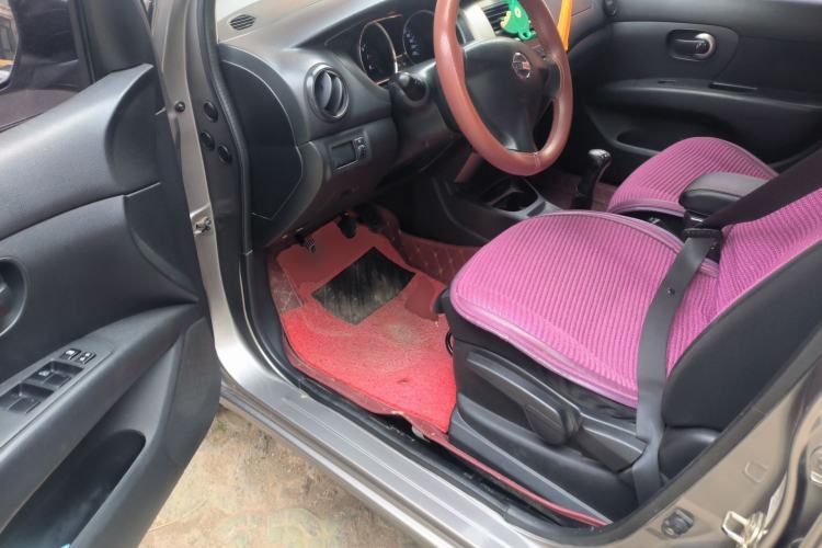 Used Nissan Livina 2013 1.6XE Manual Comfort Edition Driver Seat