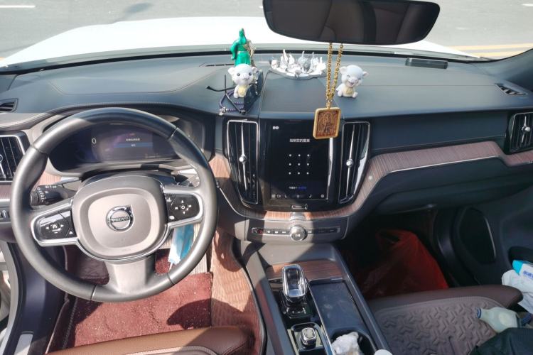 Used Volvo XC60 New Energy 2022 T8 Plug-in Hybrid All-Wheel Drive Smart Luxury Edition
