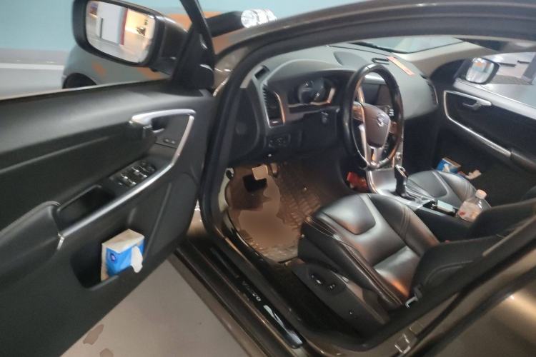 Used Volvo XC60 2017 T5 AWD Smart Upgrade Edition Driver Seat