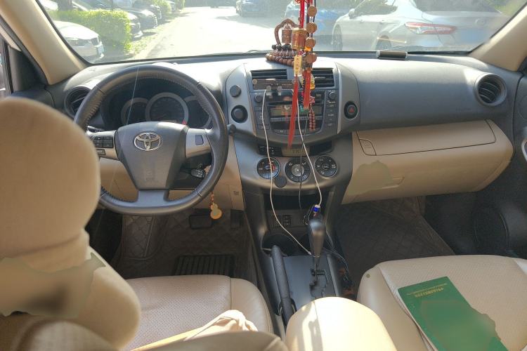 Used Toyota RAV4 2011 2.0L Automatic Luxury Edition
