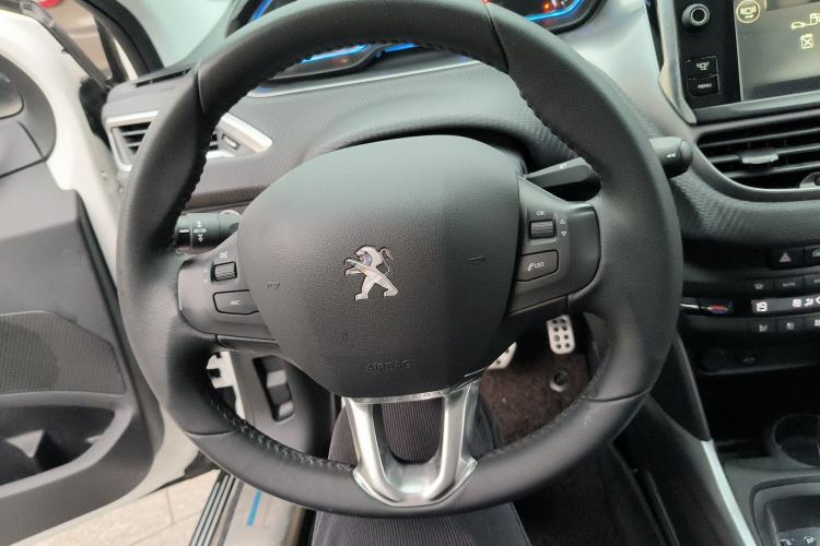 Used Peugeot 2008 2014 1.6L Automatic Navigation Edition Steering Wheel