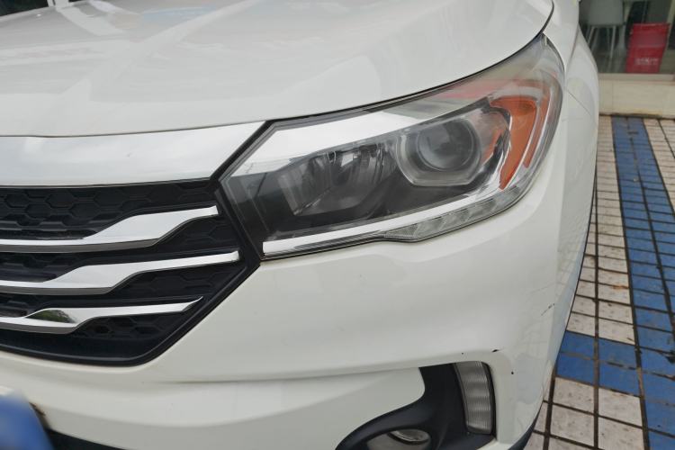 Used GAC Trumpchi GS4 2017 235T Automatic Two-Wheel Drive Luxury Smart Connectivity Version Left Front Headlight