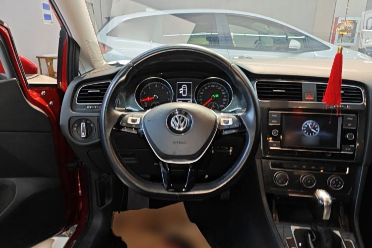 Used Volkswagen Golf 2018 230TSI Automatic Comfort Model
