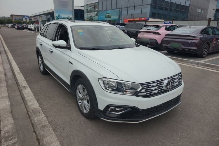 Used Volkswagen C-TREK 2017 230TSI DSG Comfort Version
