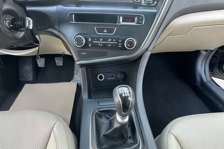 Used Kia K5 2014 2.0L Manual GL
