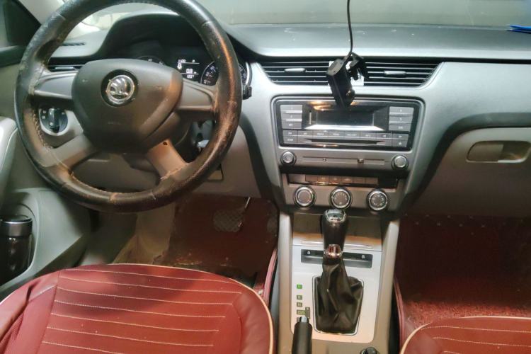 Used Skoda Octavia 2015 1.6L Automatic Yijie Edition
