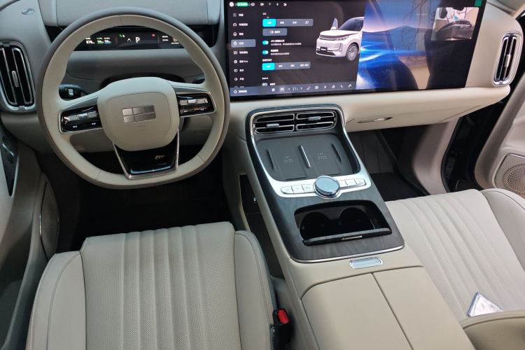 Used Geely Galaxy Galaxy M9 2025 Model 210km Four-Wheel-Drive Leading Edition