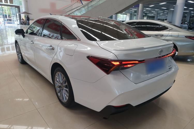 Used Toyota Avalon 2024 Dual-Engine 2.5L XLE Premium Edition Rear Left 45 Deg