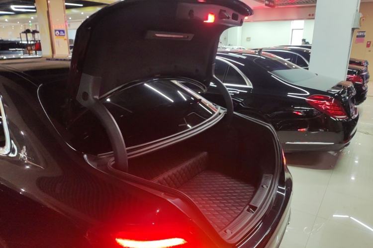 Used Mercedes-Benz E-Class New Energy 2020 E 300 e L Trunk