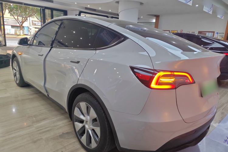 Used Tesla Model Y 2021 Standard Range Rear-Wheel Drive Version