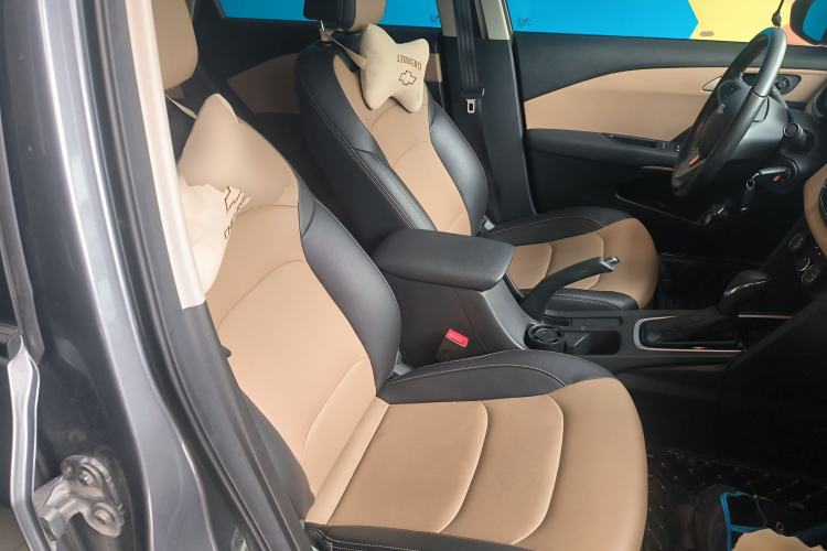 Used Chevrolet Monza 2022 320 Automatic Enjoyment Sunroof Version Right Front Seat