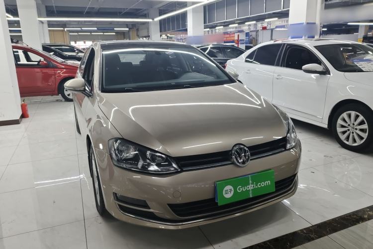 Used Volkswagen Golf 2015 1.4TSI Automatic Luxury Model Front Right 45 Deg