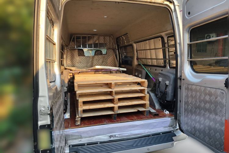 Used Ford Transit Custom 2016 2.2T Long-Wheelbase 6/7-Seater Mid-Roof Multi-Purpose Vehicle
