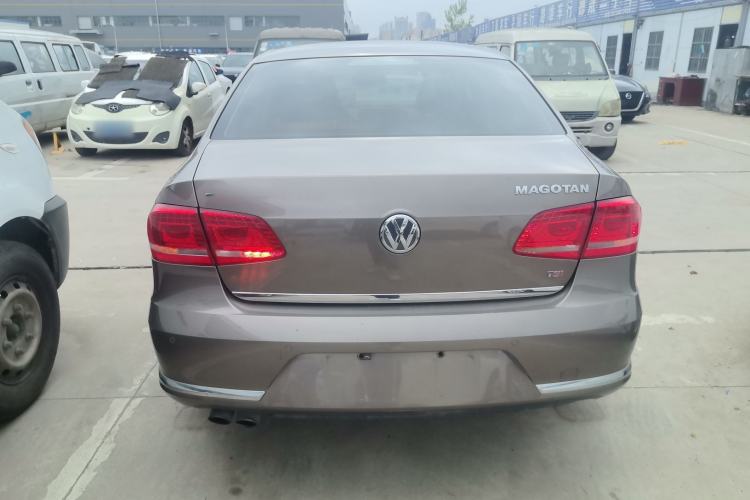 Used Volkswagen Magotan 2015 1.8TSI Luxury Model Rear
