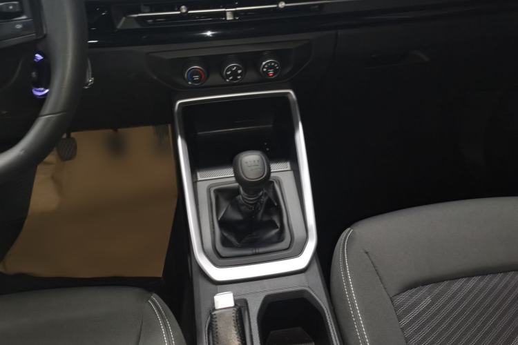 Used Wuling Alvez 2022 1.5L Manual Free-Style Model