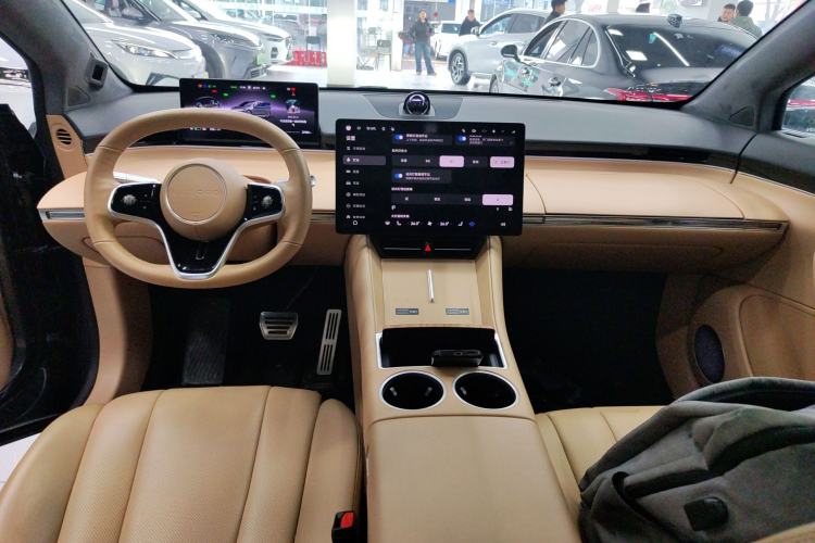 Used Hima Luxeed R7 2024 All-Electric 802 km Max