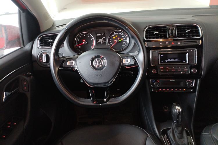 Used Volkswagen Polo 2016 1.6L Automatic Luxury Model Steering Wheel
