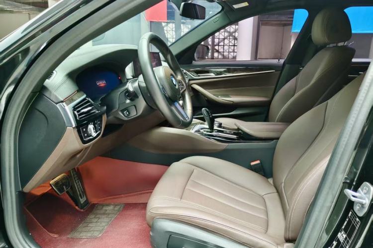 Used BMW 5 Series 2019 525Li M Sport Package Interior 3