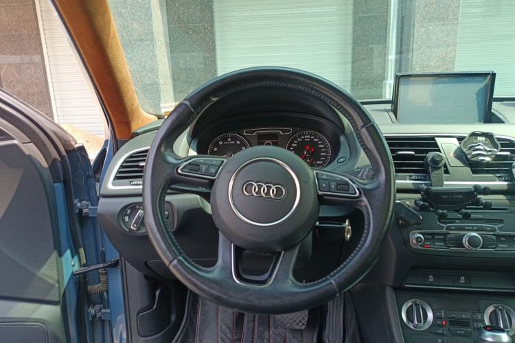 Used Audi Q3 2015 30 TFSI Comfort Model
