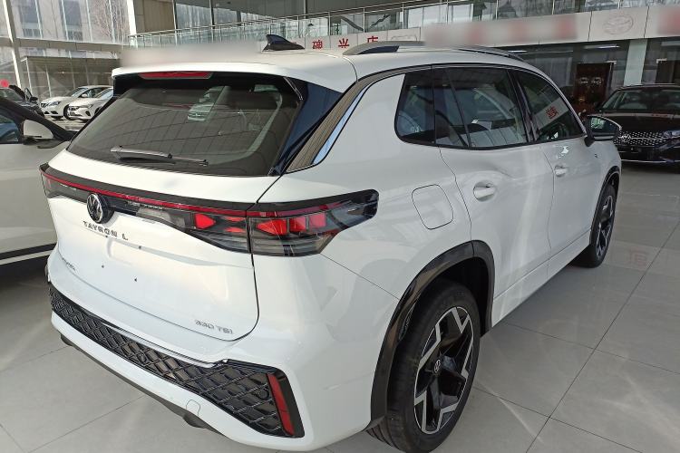 Used Volkswagen Tayron 2025 Tharu L 330TSI Two-Wheel Drive Elite City Package