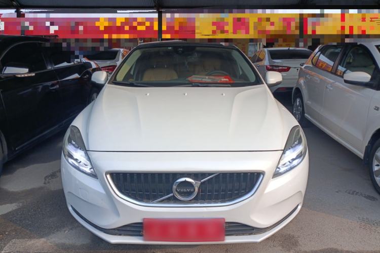 Used Volvo V40 2017 T3 Zhiyi Edition
