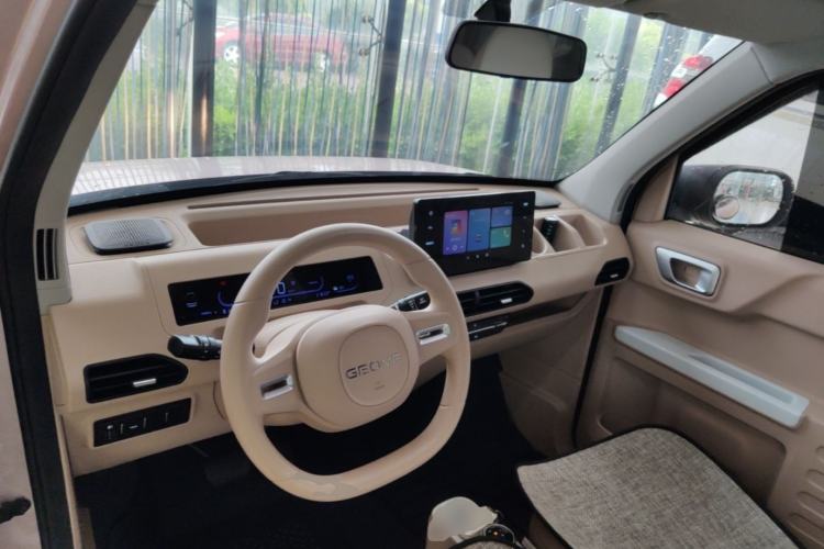 Used Geely Galaxy Panda 2024 Panda Mini 200km Endurance Bear
