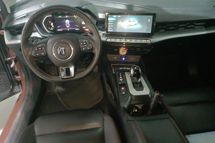 Used MG 5 2021 300TGI DCT Elegant Luxury Edition Center Console