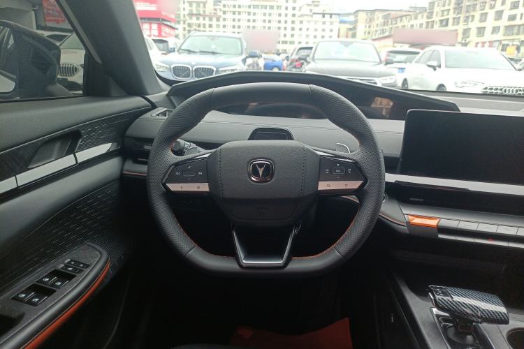 Used CHANGAN UNI-V 2022 1.5T Prestige Version
