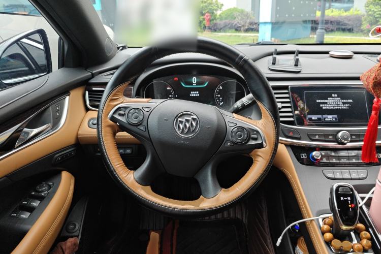 Used Buick LaCrosse 2018 28T Luxury Model Steering Wheel