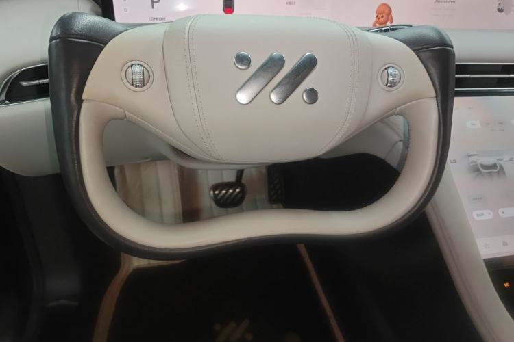 Used IM LS7 2023 100kWh Lux Rear-Drive Version Steering Wheel