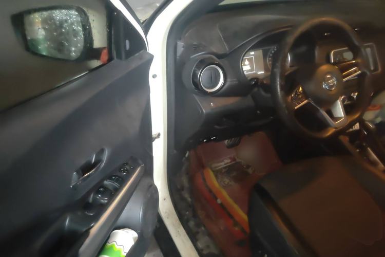 Used Nissan Kicks 2017 1.5L CVT Smart Drive Edition Driver Seat