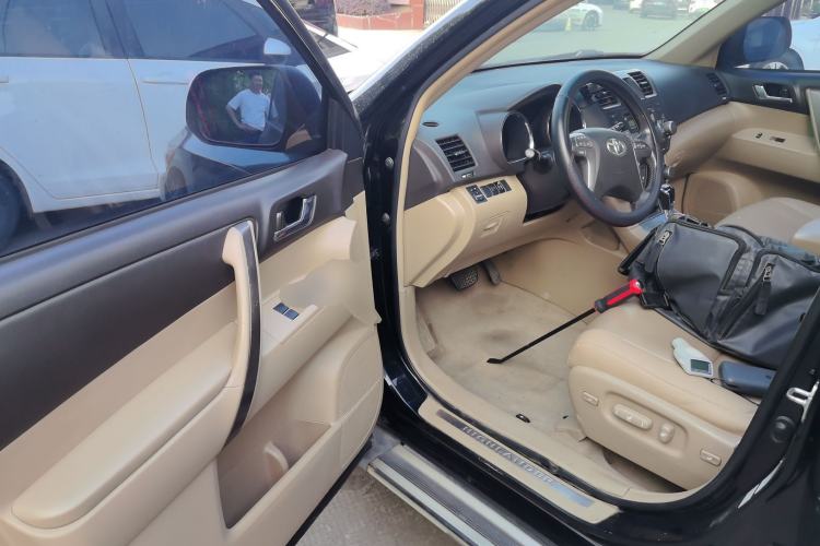 Used Toyota Highlander 2009 2.7L Two-Wheel Drive 7-Seater Luxury Edition