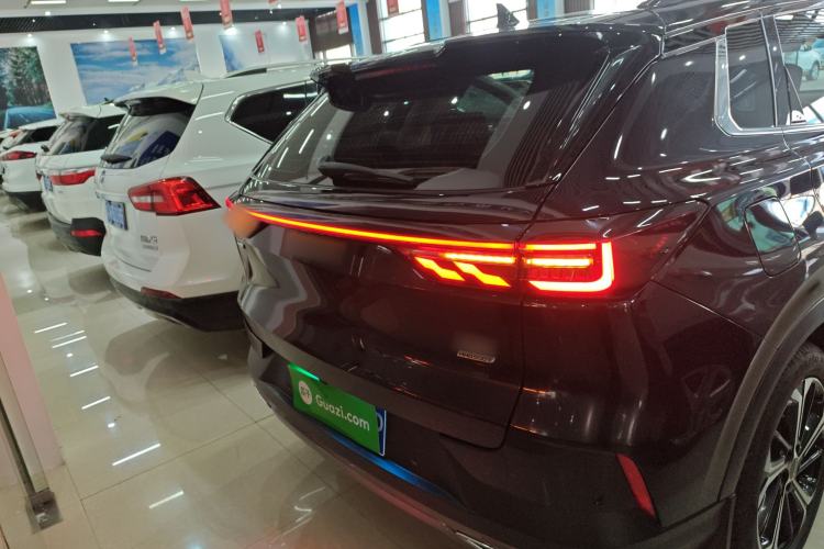 Used Dongfeng Aeolus Huge 2022 Mach Dual-Motor 1.5T MHD Dare-to-Dream Edition