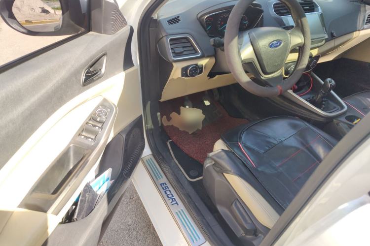 Used Ford Escort 2015 1.5L Manual Fashion Edition
