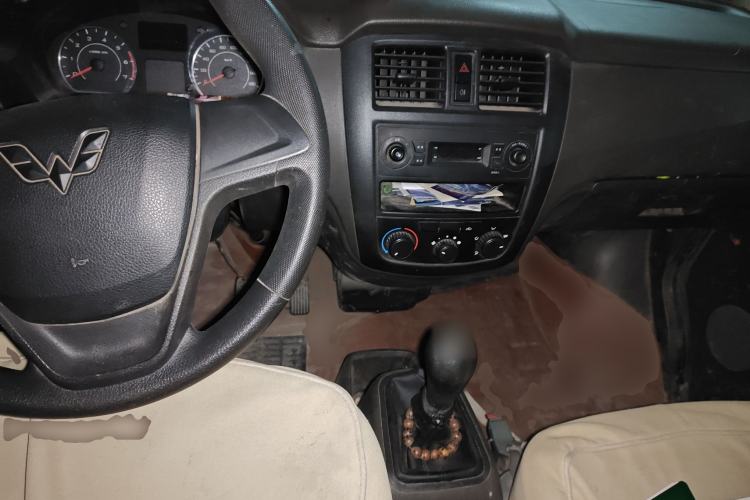 Used Wuling Rongguang S 2023 1.5L Basic Enclosed-Window Vehicle 2 Seats