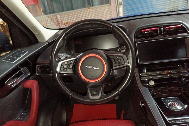 Used Jaguar F-PACE 2018 2.0T All-Wheel Drive R-Sport Sport Edition Steering Wheel