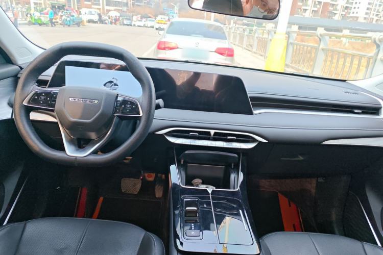 Used Venucia V DD-i 2025 Orca 150km Joyful Journey Edition Center Console