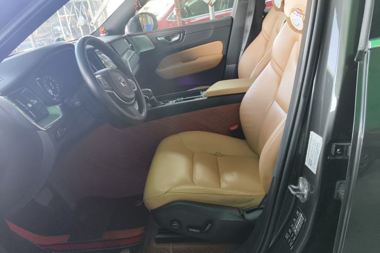 Used Volvo XC60 2019 T5 4x4 Smart Edition China V Standard