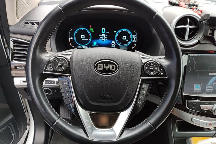 Used BYD Tang New Energy 2015 2.0T Four-Wheel-Drive Flagship Model Steering Wheel