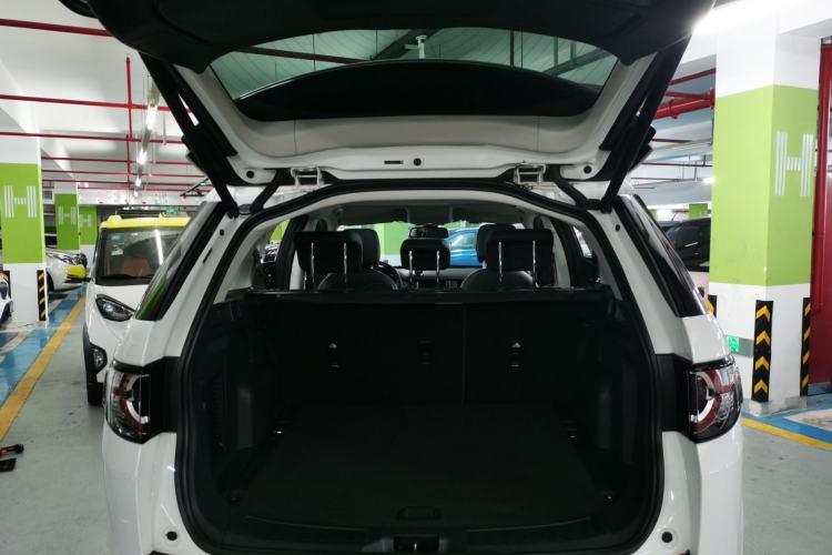 Used Land Rover Discovery Sport 2019 240 PS SE Version China VI Standard Trunk