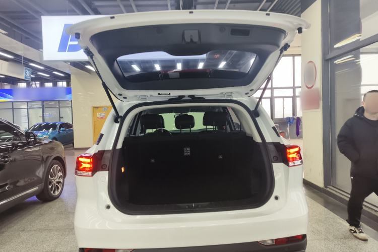 Used CHANGAN OSHAN X7 PLUS 2022 1.5T Blue Whale Edition Automatic Prestige Version Trunk