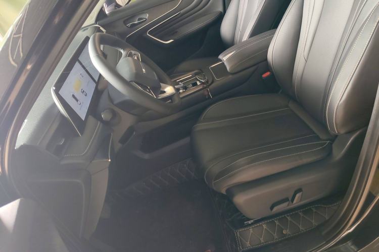 Used Venucia V 2023 260T Black Horse Edition Pro